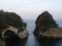 タライ岬遊歩道の景色（三ヶ月の大洞・遠国島）