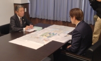 協議会委員長から市長への報告_写真